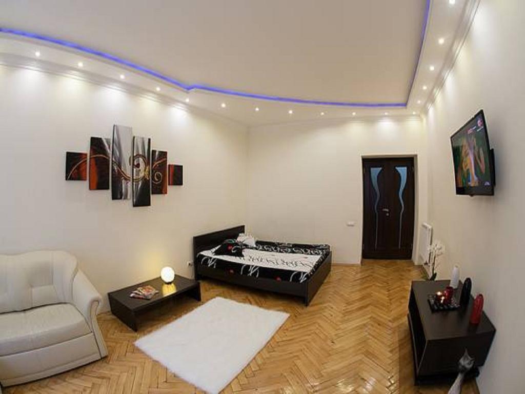 Ferienwohnung 1 Minute To Rynok Square Lemberg Zimmer foto