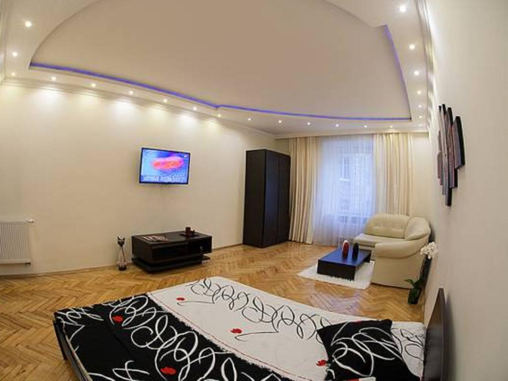 Ferienwohnung 1 Minute To Rynok Square Lemberg Zimmer foto
